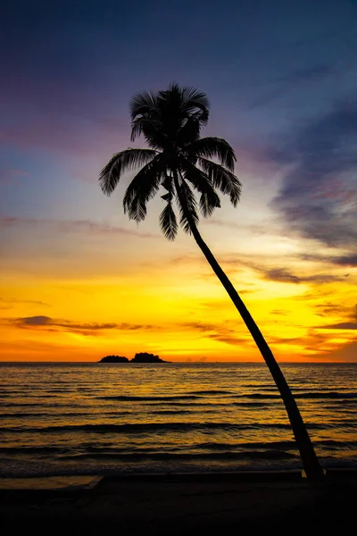 Клонг Прао (Klong Prao Beach) на пляже Сансет в Ко Чанг (Koh Chang), Трат, Таиланд — стоковое фото