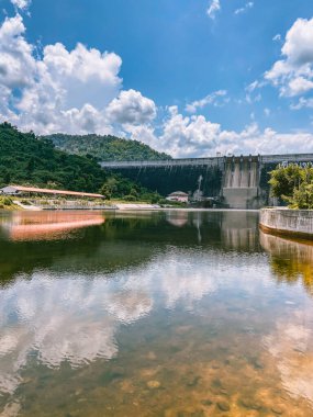 Tayland, Saraburi 'deki Khun Dan Prakarn Chon Barajı