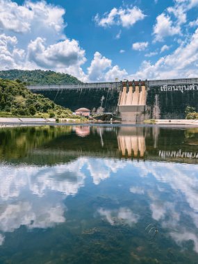 Tayland, Saraburi 'deki Khun Dan Prakarn Chon Barajı