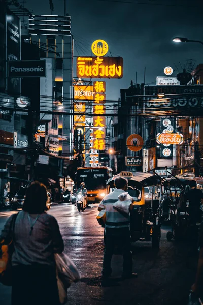 Bangkok, Tayland 'da gece vakti Çin Mahallesi sokakları — Stok fotoğraf