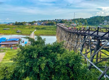 Mon Köprüsü, Sangkhlaburi 'de eski ahşap köprü, Kanchanaburi, Tayland