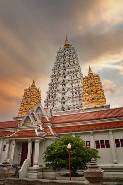 Wat Yannasang Wararam templom, Bodh Gaya Chedi, Bodhagaya Stupa Replica, in wat Yan, Pattaya, Chonburi tartomány, Thaiföld. — Stock Fotó