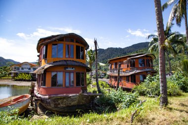 Terk Edilmiş Gemi Chalet, Grand Lagoona 'da Hayalet Gemi, Koh Chang, Trat, Tayland