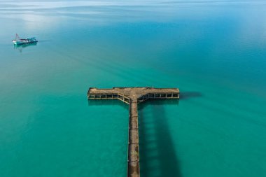Mayom Köprüsü, batık ve boğulan tekneler Koh Chang, Trat, Tayland