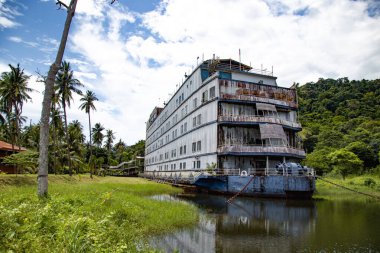 Terk Edilmiş Gemi Chalet, Grand Lagoona 'da Hayalet Gemi, Koh Chang, Trat, Tayland