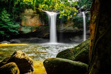 Haew Suwat Şelalesi Nakhon Ratchasima, Tayland 'daki Khao Yai Ulusal Parkı.