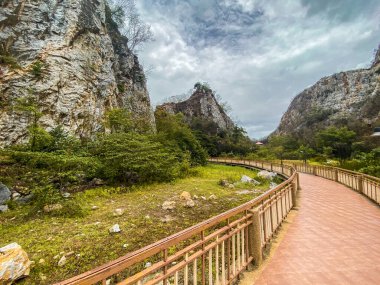 Ratchaburi, Tayland 'daki Khao Ngu Taş Parkı