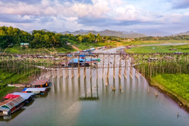 Mon Köprüsü, Sangkhlaburi 'de eski ahşap köprü, Kanchanaburi, Tayland