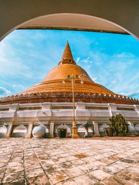 Wat Phra Pathom Chedi Ratchaworamahawihan veya Wat Phra Pathommachedi Ratcha Wora Maha Wihan, Nakhon Pathom, Tayland