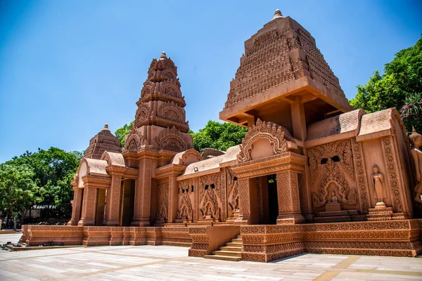 Wat tham Pu Wa храм в пещере в Канчанабури, Таиланд — стоковое фото