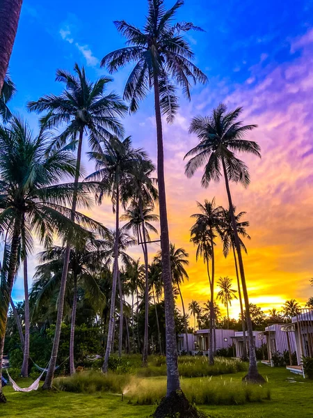 Koh Kood, Trat, Tayland 'da gizlenme plajı günbatımı — Stok fotoğraf