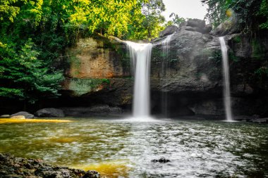 Haew Suwat Şelalesi Nakhon Ratchasima, Tayland 'daki Khao Yai Ulusal Parkı.