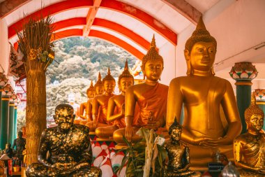 Wat Khao Isan ve Wat Thepprathan Ratchaburi, Tayland