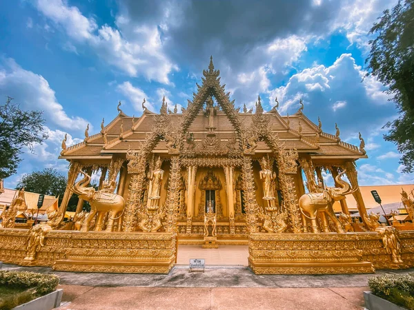 Wat Paknam Jolo i Chachoengsao, thailand — Stockfoto