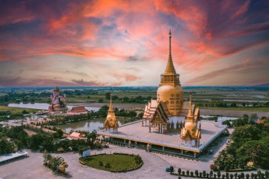 Tayland 'ın Chachoengsao şehrinde Wat Phrong Akat