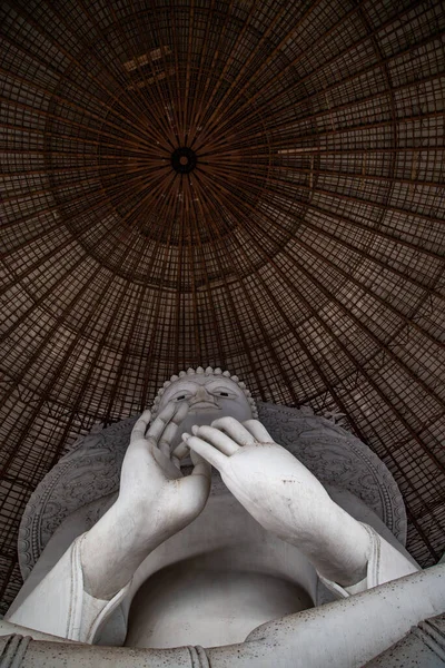 Wat Phraphuttha Saengtham abandonou o templo durante. covid lockdown, em Nong Nak, Tailândia — Fotografia de Stock