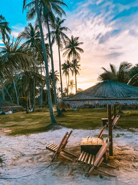 Koh Kood, Trat, Tayland 'da gizlenme plajı günbatımı — Stok fotoğraf