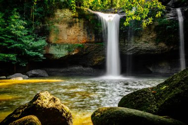 Haew Suwat Şelalesi Nakhon Ratchasima, Tayland 'daki Khao Yai Ulusal Parkı.