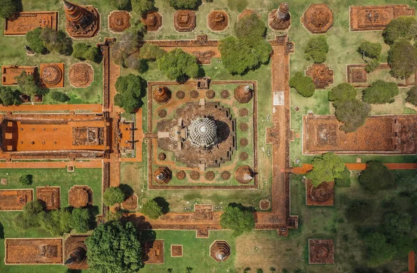Légi kilátás Ayutthaya templom, Wat Ratchaburana, üres alatt kovid, Phra Nakhon Si Ayutthaya, történelmi város Thaiföldön — Stock Fotó
