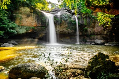 Haew Suwat Şelalesi Nakhon Ratchasima, Tayland 'daki Khao Yai Ulusal Parkı.