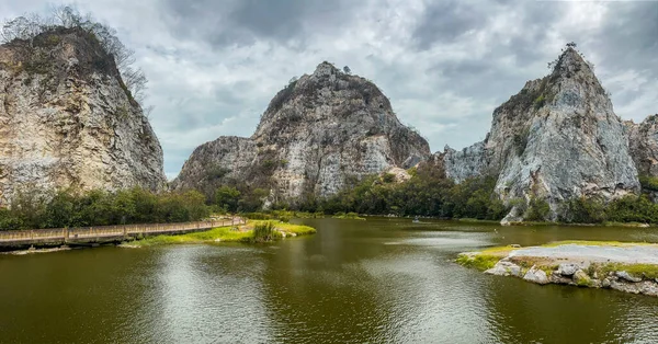 Khao Ngu Stone Park a Ratchaburi, Thailandia — Foto Stock