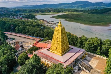Chedi Phutthakhaya ya da Puttakaya Pagoda, Wat wang Wiwekaram veya Sangkhlaburi, Kanchanaburi, Tayland 'daki wat wang pho uttama