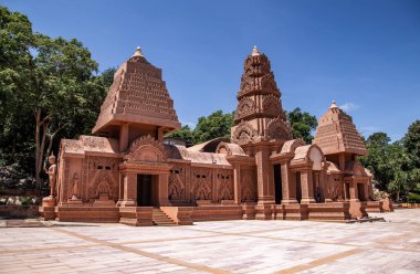 Wat tham Pu Wa tapınağı Kanchanaburi, Tayland 'daki mağarada.