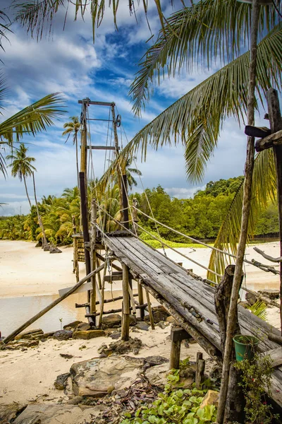 Holzbrücke am Bang Bao Strand auf der Insel Koh Kood, Trat, Thailand — Stockfoto