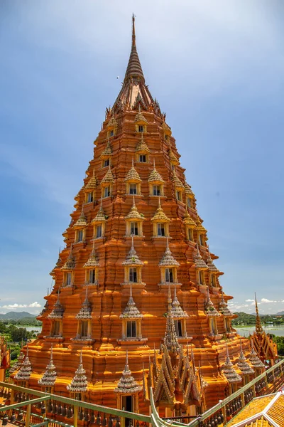 Wat Tham Khao Noi и Wat Tham Sua в Канчанабури, Таиланд — стоковое фото