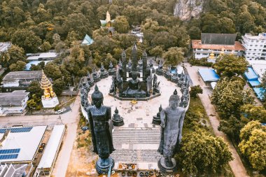 Wat Tham Krabok Saraburi, Tayland