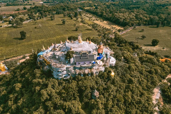 Wat Simalai Songtham em Nakhon Ratchasima, Tailândia — Fotografia de Stock