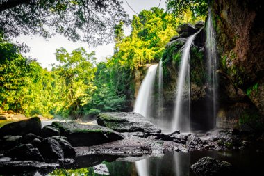 Haew Suwat Şelalesi Nakhon Ratchasima, Tayland 'daki Khao Yai Ulusal Parkı.