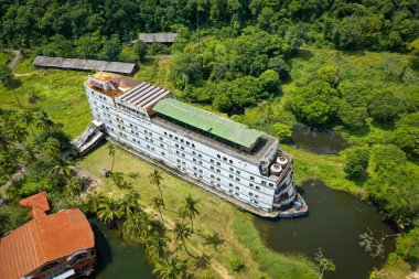 Terk Edilmiş Gemi Chalet, Grand Lagoona 'da Hayalet Gemi, Koh Chang, Trat, Tayland