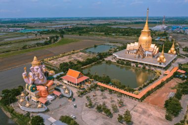 Tayland 'ın Chachoengsao şehrinde Wat Phrong Akat