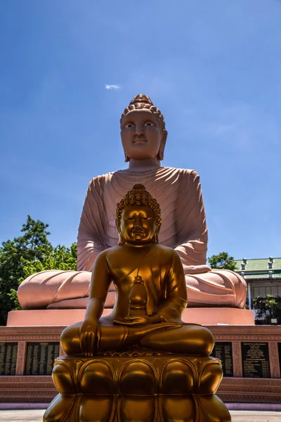 Wat tham Pu Wa templom a barlangban Kanchanaburi, Thaiföld — Stock Fotó