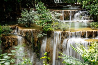 Khuean Srinagarindra Ulusal Parkı, Huay Mae Khamin Şelaleleri, Kanchanaburi, Tayland