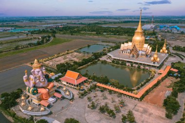 Tayland 'ın Chachoengsao şehrinde Wat Phrong Akat