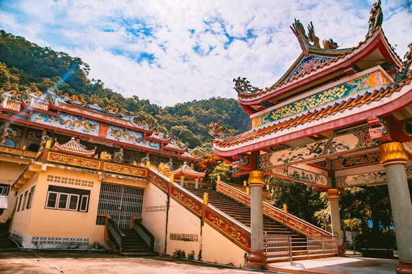 Wat Khao Isan ve Wat Thepprathan Ratchaburi, Tayland — Stok fotoğraf