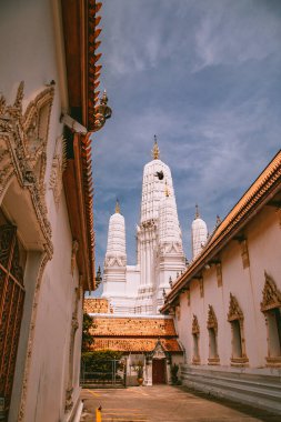 Wat Mahathat Worawihan, Phetchaburi, Tayland 'daki tapınak