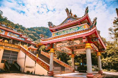 Wat Khao Isan ve Wat Thepprathan Ratchaburi, Tayland