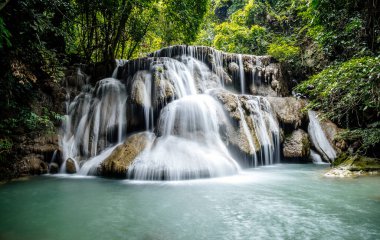 Khuean Srinagarindra Ulusal Parkı, Huay Mae Khamin Şelaleleri, Kanchanaburi, Tayland