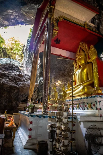 Wat Ban Tham temple and cave in Kanchanaburi, Thailand — Stock Photo, Image