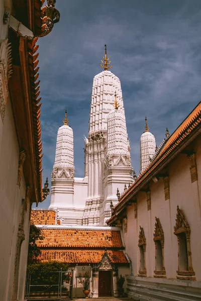 Wat Mahathat Worawihan, temple à Phetchaburi, Thaïlande — Photo