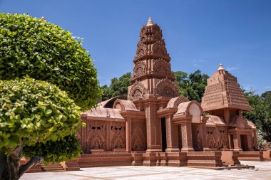 Wat tham Pu Wa tapınağı Kanchanaburi, Tayland 'daki mağarada.