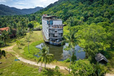 Terk Edilmiş Gemi Chalet, Grand Lagoona 'da Hayalet Gemi, Koh Chang, Trat, Tayland