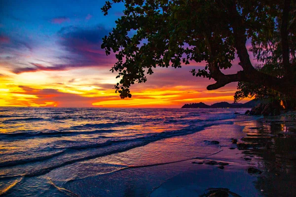 Клонг Прао (Klong Prao Beach) на пляже Сансет в Ко Чанг (Koh Chang), Трат, Таиланд — стоковое фото