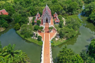 Tayland, Ratchaburi 'deki Wat Thap Pho Tanga Tapınağı