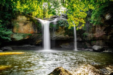 Haew Suwat Şelalesi Nakhon Ratchasima, Tayland 'daki Khao Yai Ulusal Parkı.