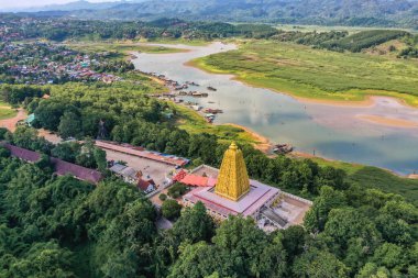 Chedi Phutthakhaya ya da Puttakaya Pagoda, Wat wang Wiwekaram veya Sangkhlaburi, Kanchanaburi, Tayland 'daki wat wang pho uttama