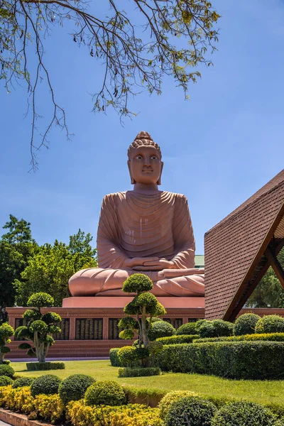 Temple Wat tham Pu Wa dans la grotte de Kanchanaburi, Thaïlande — Photo